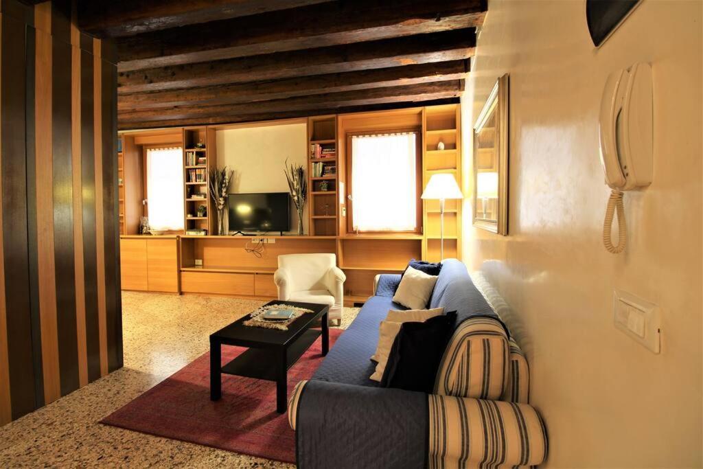 San Marco Charming Apartment With Canal View Venedig Exteriör bild