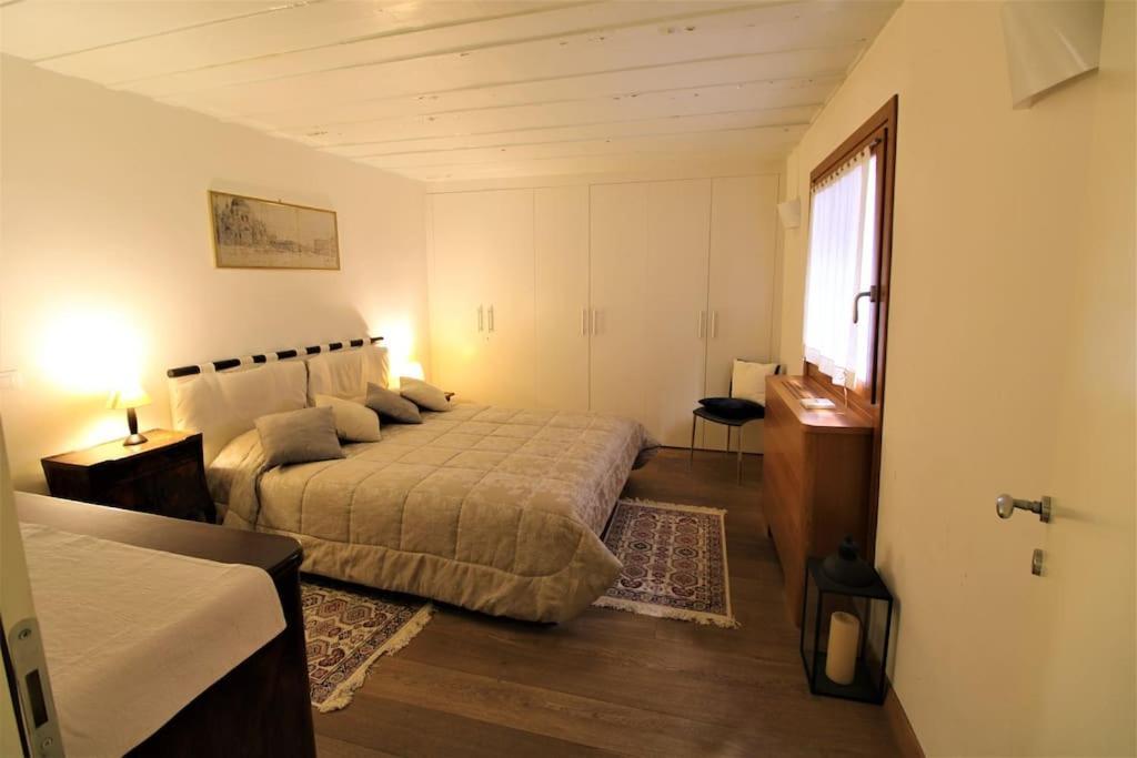 San Marco Charming Apartment With Canal View Venedig Exteriör bild