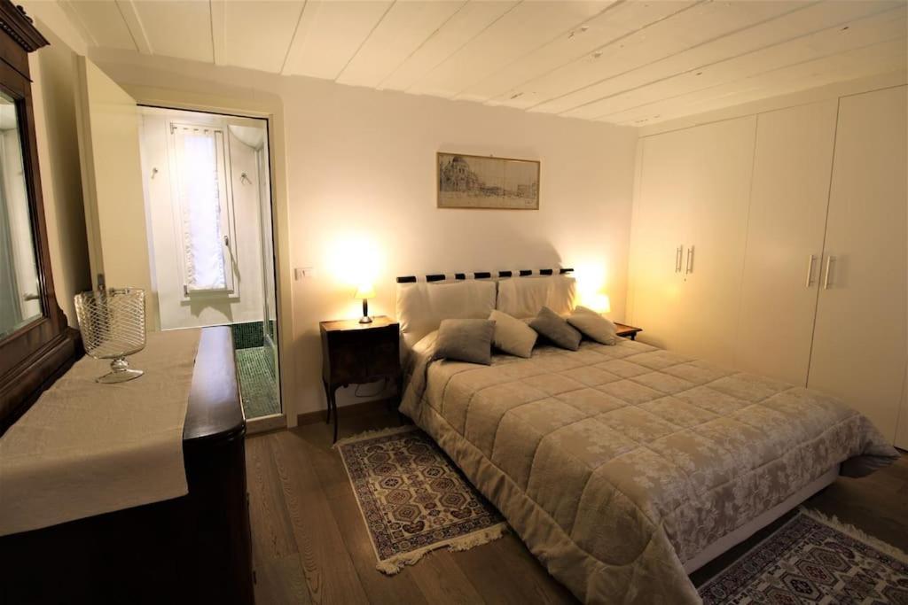 San Marco Charming Apartment With Canal View Venedig Exteriör bild